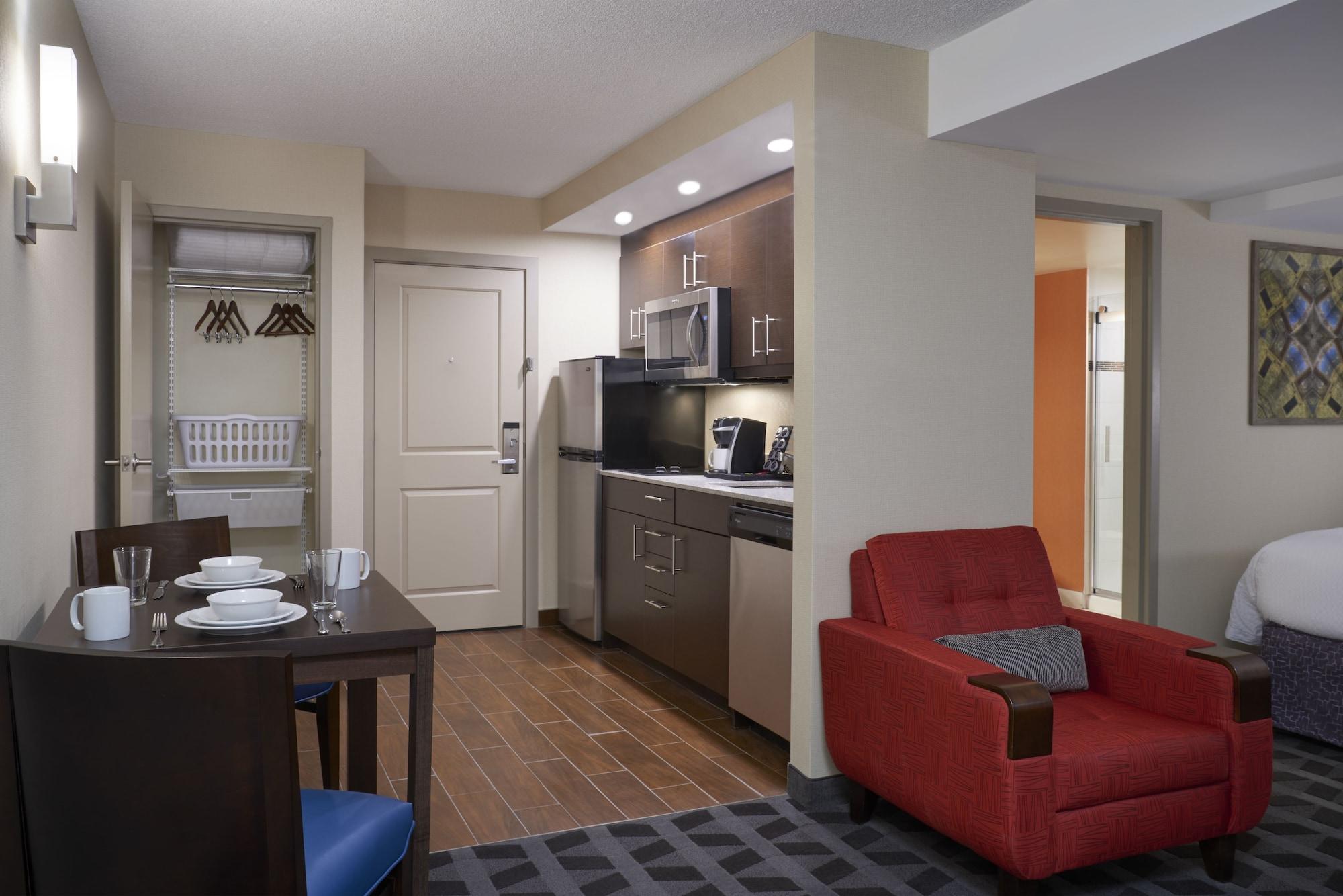 Towneplace Suites By Marriott Windsor Zewnętrze zdjęcie