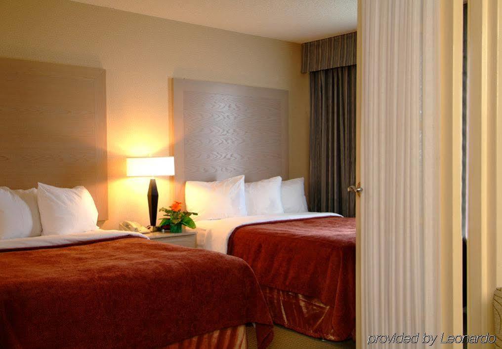 Towneplace Suites By Marriott Windsor Zewnętrze zdjęcie